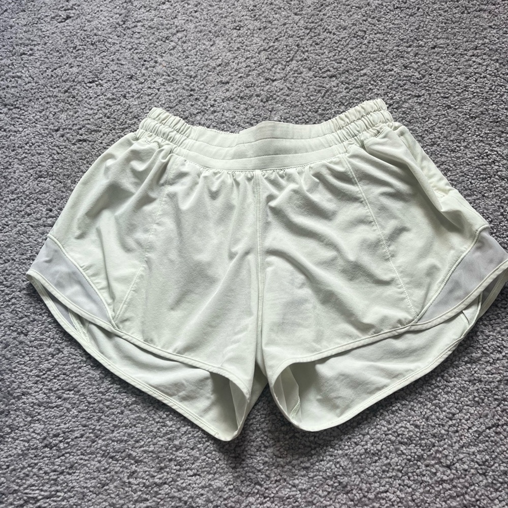 Lululemon Hotty Hot 2.5” low-rise